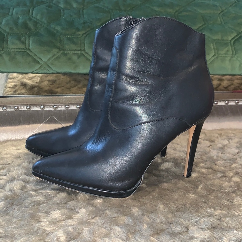Aldo Black Leather Pointed Toe Stiletto Ankle Bootie